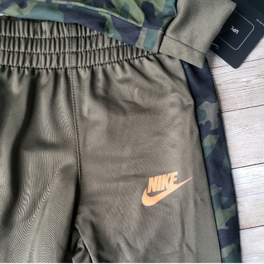 Nike Camouflage Sweatsuit - Picture 4 of 5